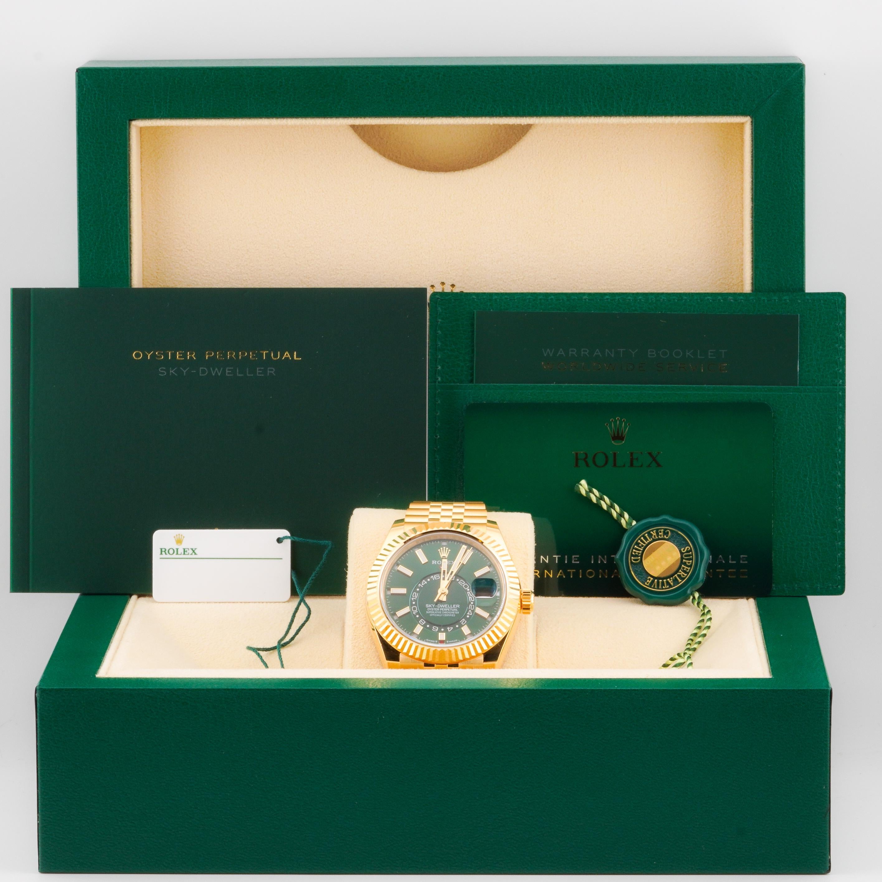 Rolex 2025 Sky-Dweller 336938 Green Dial 42mm 18k Yellow Gold Watch Full Set